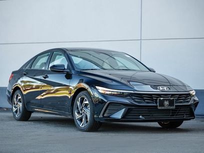 New 2025 Hyundai Elantra Sport w/ Cargo Package