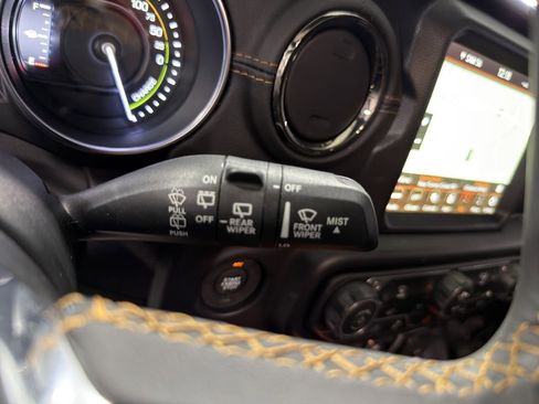 Used 2023 Jeep Wrangler Unlimited Sahara AWD/4WD image 29