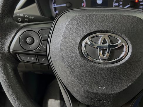 Used 2025 Toyota Corolla LE FWD image 19