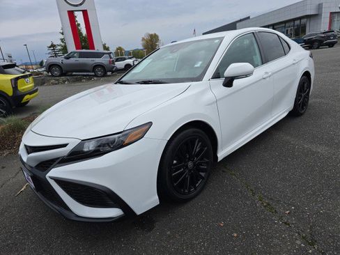 Used 2023 Toyota Camry SE image 8