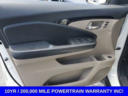Used 2019 Honda Pilot Touring image 10