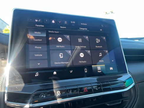 Used 2022 Jeep Compass Trailhawk w/ Sun and Sound Group image 27