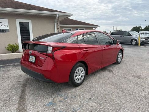 Used 2020 Toyota Prius LE FWD image 5