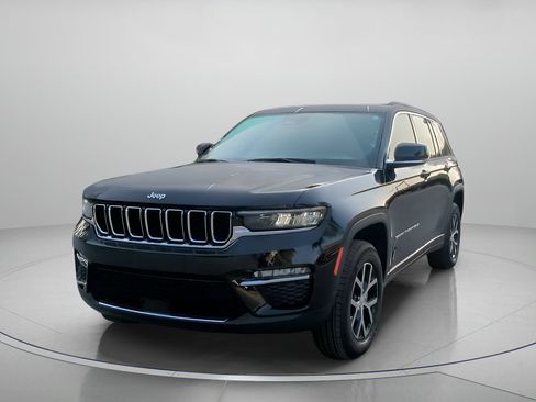 Used 2025 Jeep Grand Cherokee Limited AWD/4WD image 11