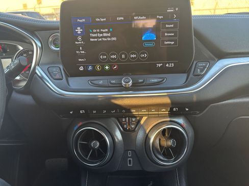 Used 2025 Chevrolet Blazer LT image 18