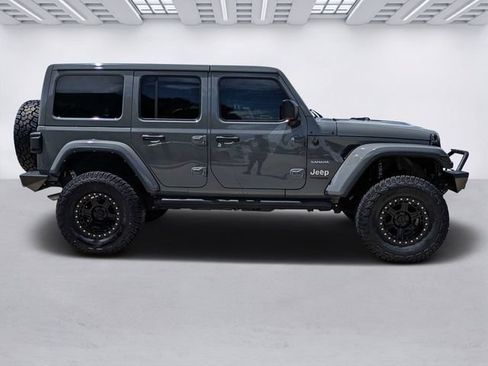 Used 2022 Jeep Wrangler Unlimited Sahara AWD/4WD image 3