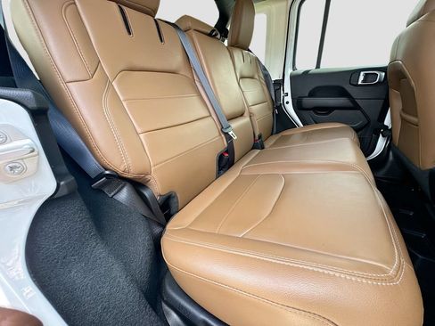 Used 2023 Jeep Wrangler Unlimited Sahara w/ Cold Weather Group AWD/4WD image 31
