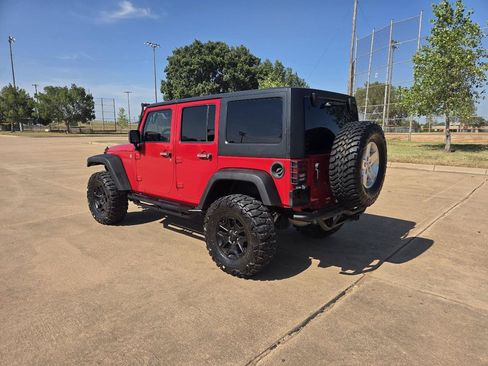 Used 2014 Jeep Wrangler Unlimited Sahara AWD/4WD image 6