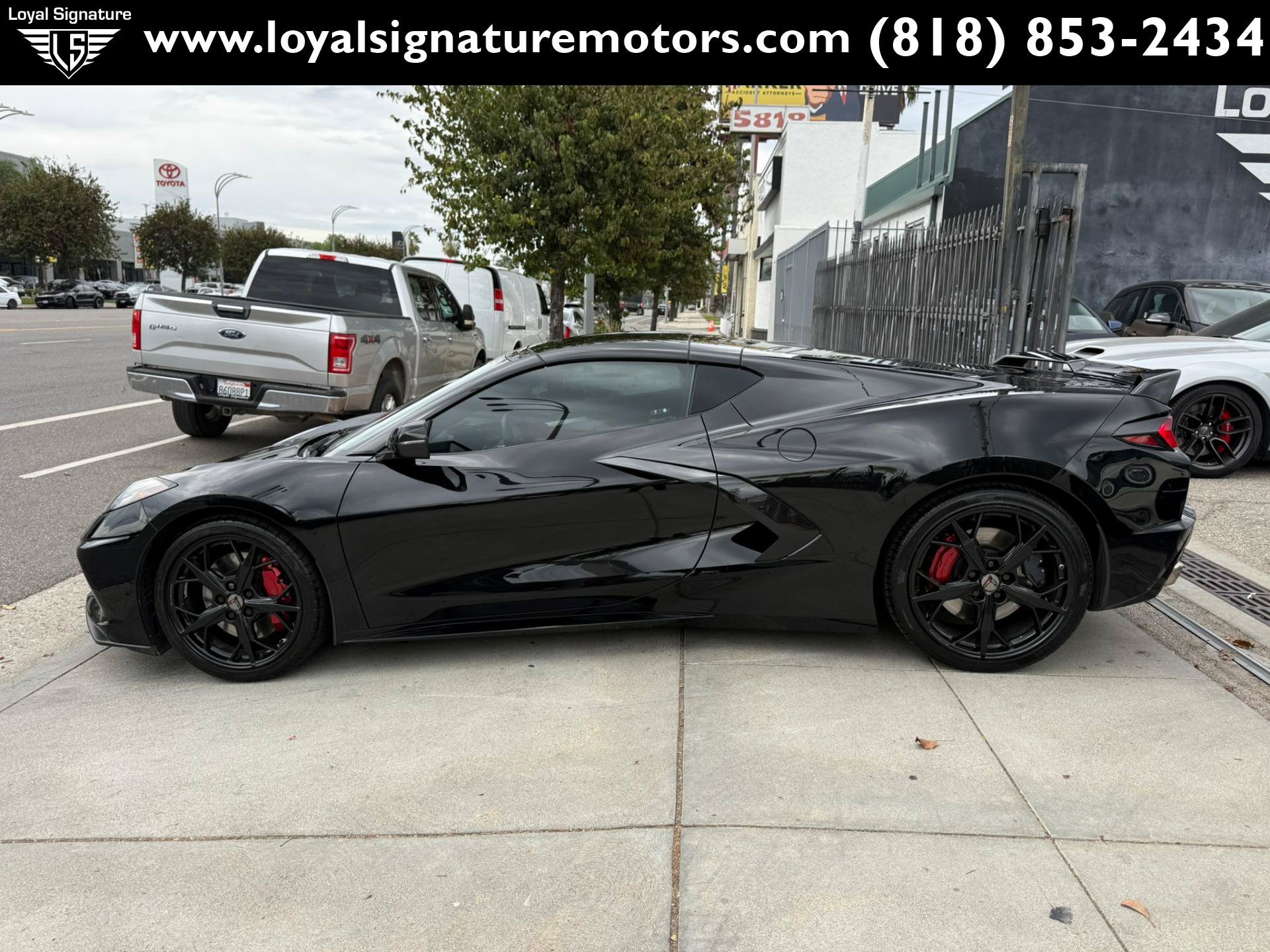 Used 2022 Chevrolet Corvette Stingray Premium Cpe w/ Z51 Performance Package RWD image 4