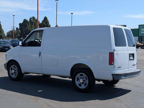 Used 2005 Chevrolet Astro w/ Convenience Package RWD image 5