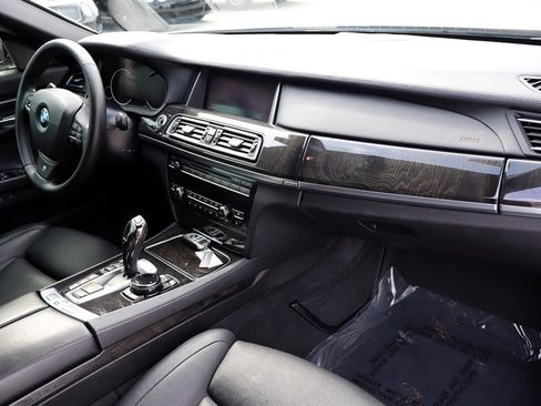 Used 2015 BMW 750Li xDrive AWD/4WD image 17