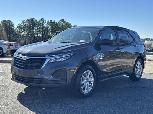 Used 2022 Chevrolet Equinox LS w/ LS Convenience Package image 13