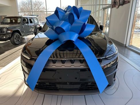 Used 2025 Jeep Wagoneer S Launch Edition image 3