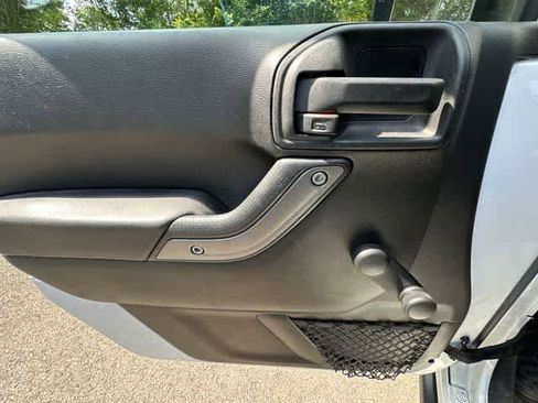 Used 2016 Jeep Wrangler Sport AWD/4WD image 12