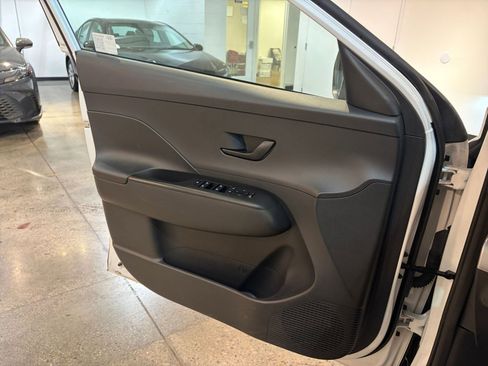 Used 2025 Hyundai Kona SEL image 20