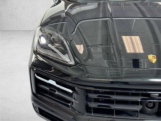Certified 2026 Porsche Cayenne AWD/4WD image 27