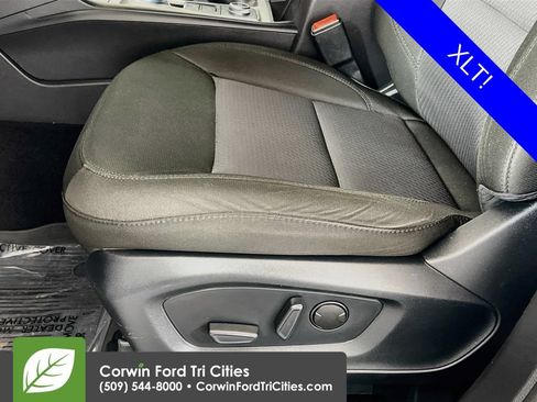 Used 2024 Ford Explorer XLT AWD/4WD image 22