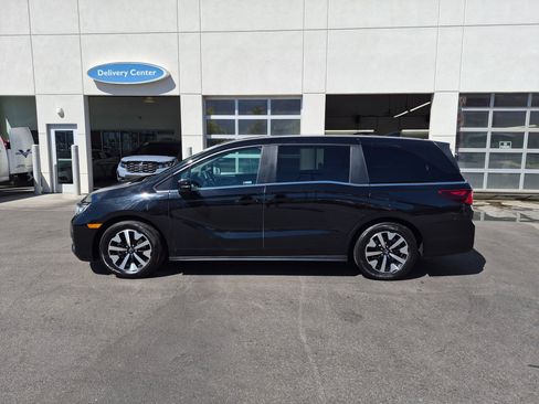Used 2025 Honda Odyssey EX-L image 10