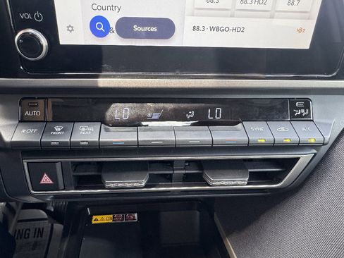 Used 2025 Toyota Camry LE AWD/4WD image 19