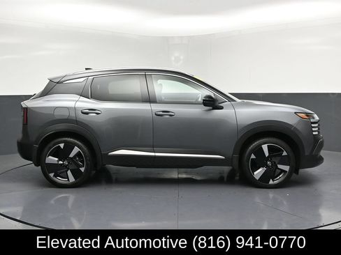 Used 2025 Nissan Kicks SR w/ Illumination Package AWD/4WD image 23