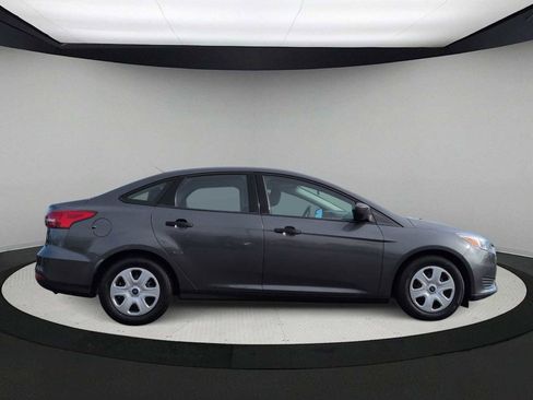Used 2018 Ford Focus S image 9
