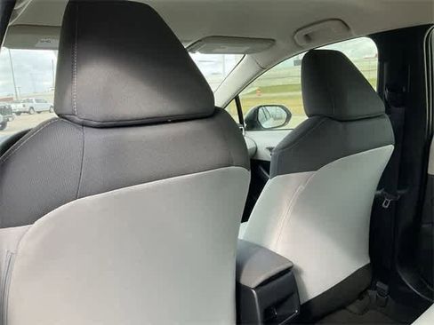 Used 2022 Toyota Corolla LE image 15
