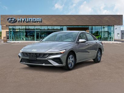 New 2025 Hyundai Elantra SE w/ Cargo Package