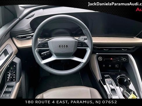 Used 2025 Audi Q5 Premium w/ Convenience Package AWD/4WD image 5