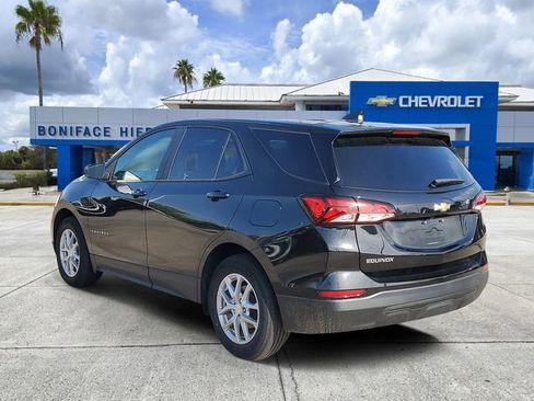 Used 2023 Chevrolet Equinox LS w/ LS Convenience Package image 3