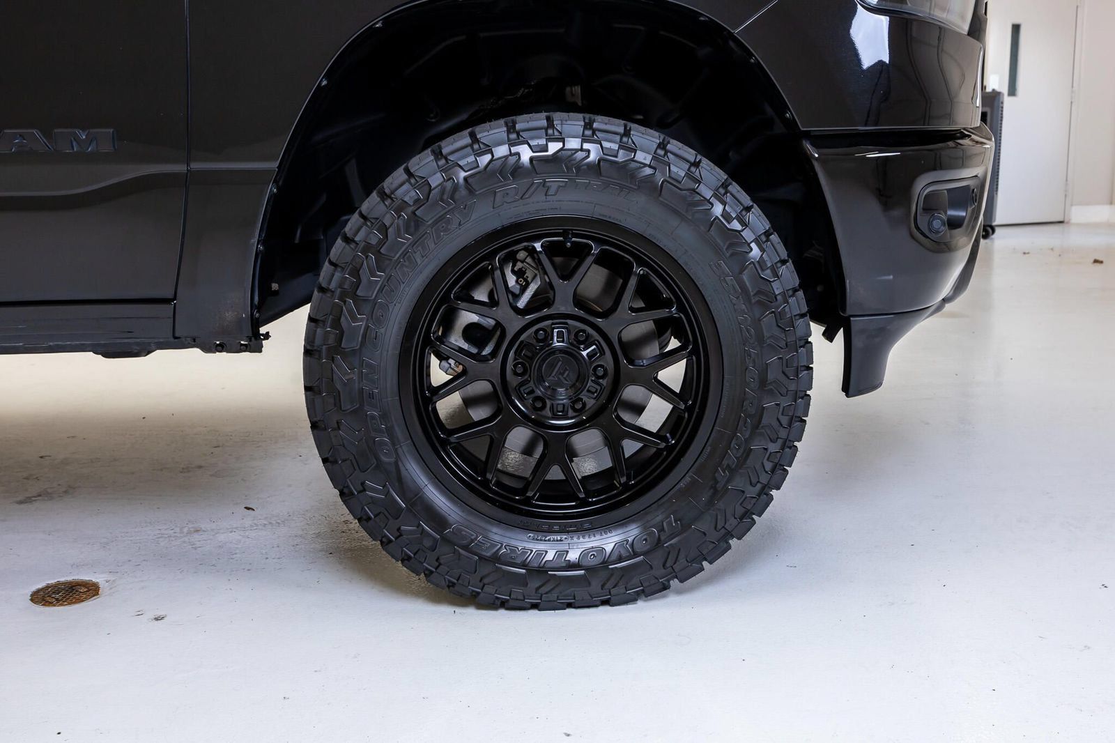 Used 2023 RAM 1500 Big Horn AWD/4WD image 12