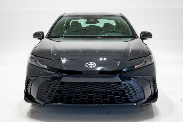 Used 2026 Toyota Camry SE FWD image 4
