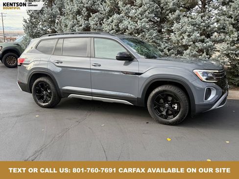 Used 2025 Volkswagen Atlas Peak Edition SE image 12