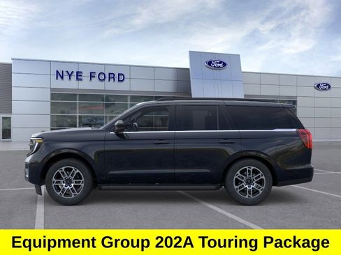 New 2026 Ford Expedition Active AWD/4WD image 4