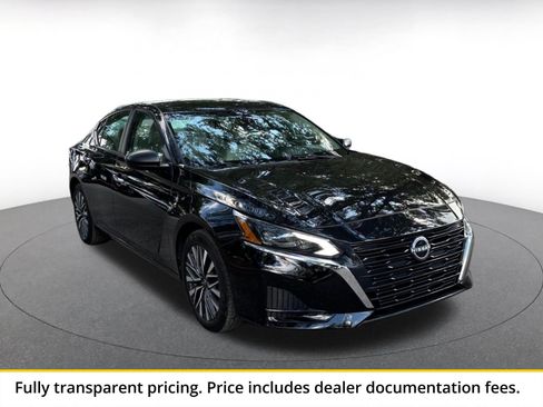 Used 2025 Nissan Altima 2.5 SV FWD image 1