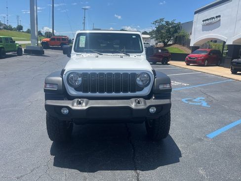 Used 2025 Jeep Wrangler Unlimited Sport AWD/4WD image 4