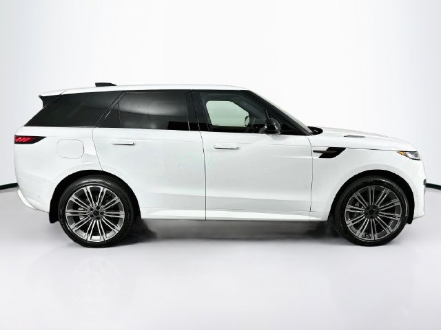 New 2026 Land Rover Range Rover Sport Dynamic SE AWD/4WD image 4