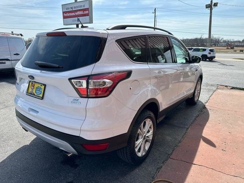 Used 2018 Ford Escape SE image 6