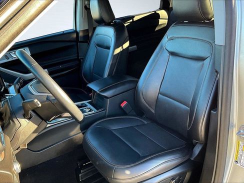 Used 2022 Ford Explorer Limited image 14