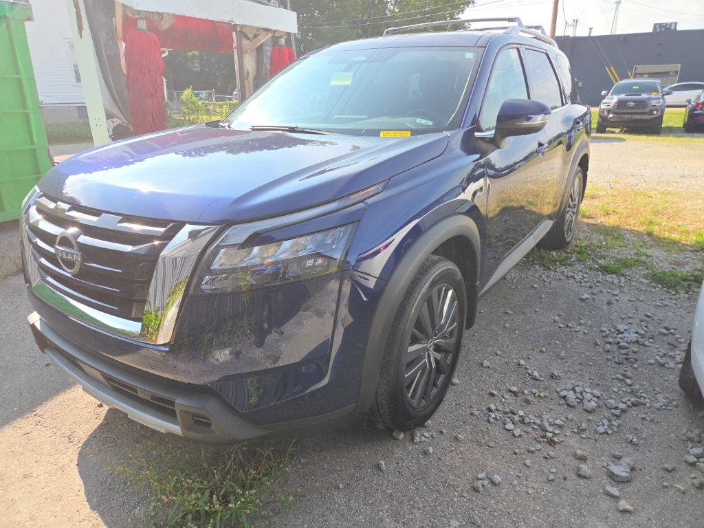 Certified 2025 Nissan Pathfinder SL w/ SL Premium Package FWD image 4