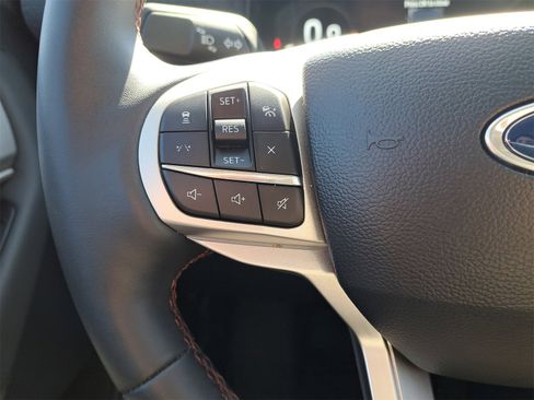 Certified 2025 Ford Explorer Active w/ Active Comfort Package image 19