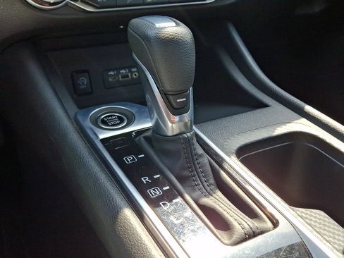 Used 2024 Nissan Sentra SV FWD image 15