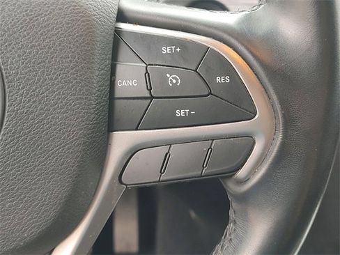 Certified 2021 Jeep Grand Cherokee Laredo image 23