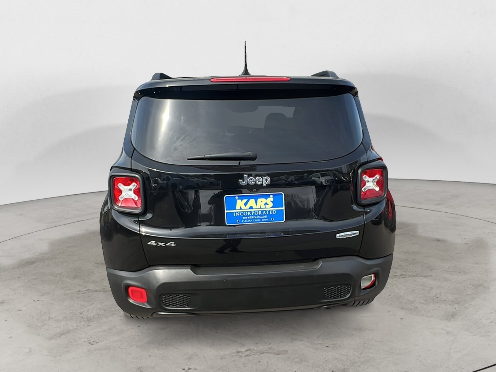 Used 2017 Jeep Renegade Latitude w/ Popular Equipment Group AWD/4WD image 5