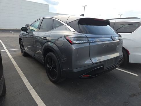 Used 2025 Nissan Murano SV AWD/4WD image 3