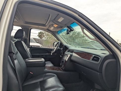 Used 2012 Chevrolet Tahoe LTZ image 16