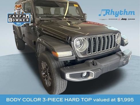 Used 2025 Jeep Wrangler Unlimited Sahara AWD/4WD image 1