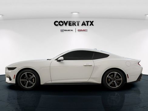 Used 2025 Ford Mustang Coupe RWD image 5