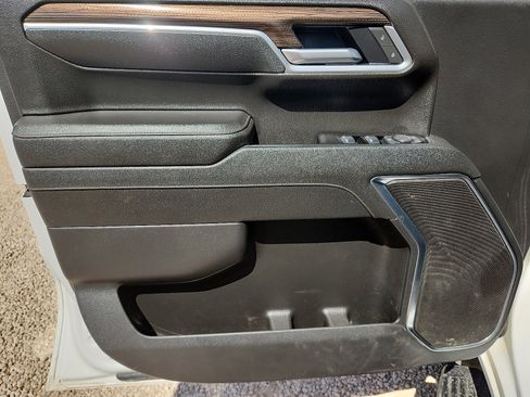 Used 2025 Chevrolet Silverado 1500 LT AWD/4WD image 11