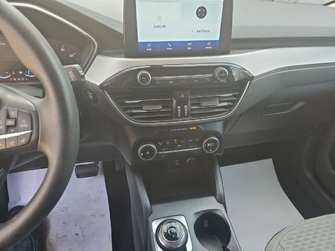 Used 2020 Ford Escape SE image 16