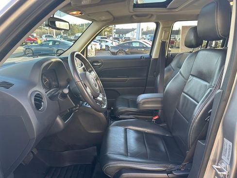Used 2017 Jeep Patriot High Altitude image 9